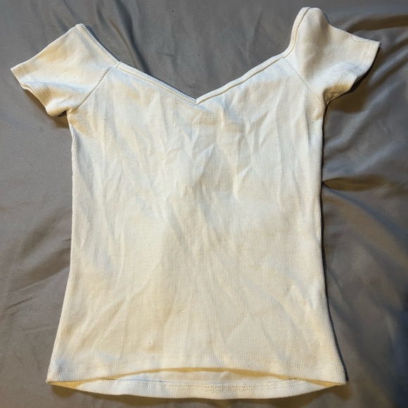 White Slightly Cropped Top - Picture 3 of 3